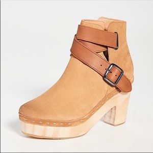 Free people tan cognac bungalow clogs NEW 9